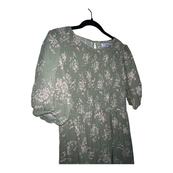 NEW POLAGRAM Sage Green Floral Puff Sleeve Smocked Tiered Midi Dress Large - Picture 3 of 5